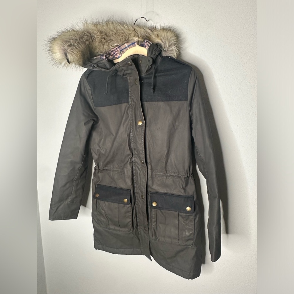 Boden waxed canvas jacket size 4 black removable fur in hood